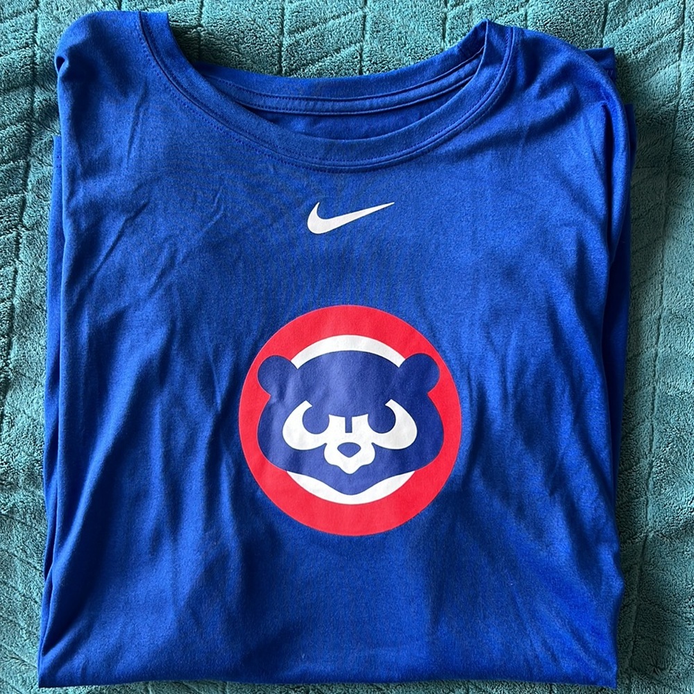 Nike dri-fit Chicago cubs lightweight T-shirt
